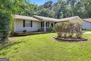 9421 Forest Knoll Dr, Jonesboro, GA 30238 - Photo 2