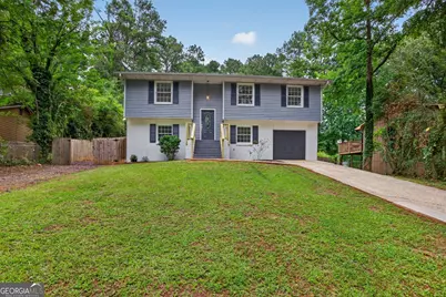 657 Overlook Court, Jonesboro, GA 30238 - Photo 2