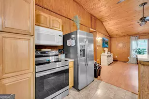 776 Normandy Trail, Lavonia, GA 30553 - Photo 8