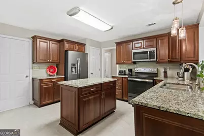 8409 Waverly Drive, Jonesboro, GA 30236 - Photo 18