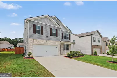 8236 Castleton Drive, Fairburn, GA 30213 - Photo 4