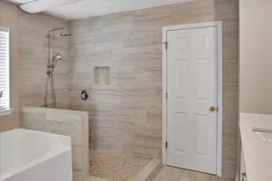 3725 Crescent Walk Ln, Suwanee, GA 30024 - Photo 14