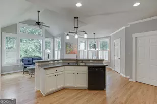 5843 Peacock Ln, Hoschton, GA 30548 - Photo 12