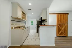 2396 Arno Ct, Atlanta, GA 30318 - Photo 8