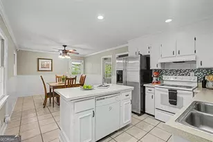 1230 Redbud Dr, Marietta, GA 30062 - Photo 14