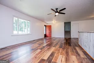 235 E Knight Dr, Carrollton, GA 30116 - Photo 10