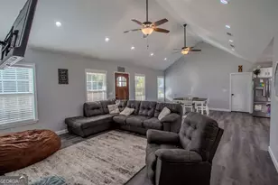 333 E Gillis St, Mount Vernon, GA 30445 - Photo 10