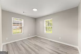 239 E Currahee St, Toccoa, GA 30577 - Photo 24