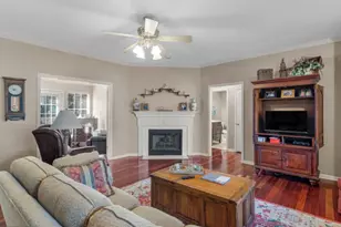 521 Horseshoe Cir, Stockbridge, GA 30281 - Photo 2