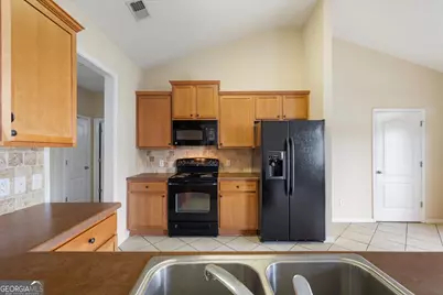 113 Christopher Drive, Byron, GA 31008 - Photo 18