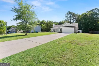 1405 Faith Drive, Winder, GA 30680 - Photo 4