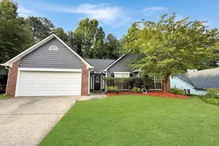 635 Paris Dr, Lawrenceville, GA 30043 - Photo 2