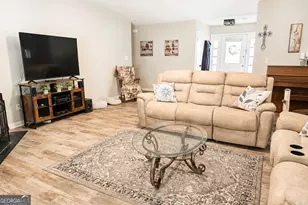 635 Paris Dr, Lawrenceville, GA 30043 - Photo 12