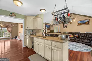 391 Wildwood Cir SE, Calhoun, GA 30701 - Photo 10