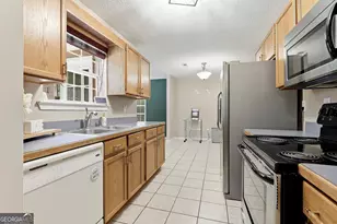 85 Apache Pointe Dr, Senoia, GA 30276 - Photo 16