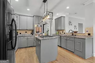 188 Fairoaks Cir, Stockbridge, GA 30281 - Photo 2