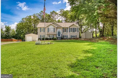 29 Pecan Lake Court, Sharpsburg, GA 30277 - Photo 2