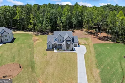 205 Chariot Court, Jefferson, GA 30549 - Photo 4