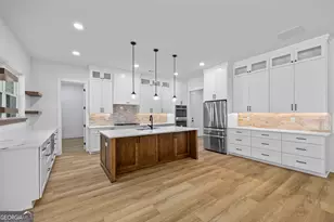 205 Chariot Ct, Jefferson, GA 30549 - Photo 2