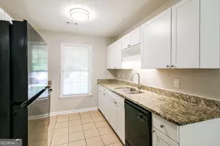 8605 Collins Dr, Jonesboro, GA 30236 - Photo 6