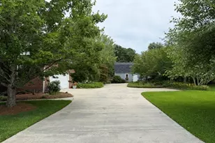 640 Magnolia Dr, Thomson, GA 30824 - Photo 2