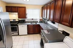 5617 Kingsport Dr NE, Sandy Springs, GA 30342 - Photo 2