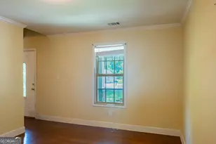 650 N 18th St, Griffin, GA 30223 - Photo 12