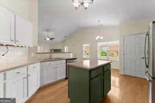 316 Lakeview Bend Cir, Jefferson, GA 30549 - Photo 16