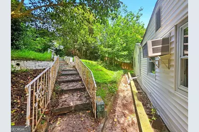 2559 Dale Creek Drive NW, Atlanta, GA 30318 - Photo 32