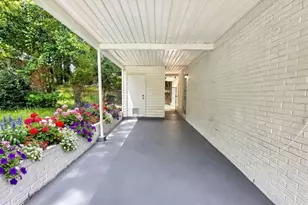2559 Dale Creek Dr NW, Atlanta, GA 30318 - Photo 8