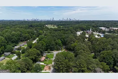 2559 Dale Creek Drive NW, Atlanta, GA 30318 - Photo 40