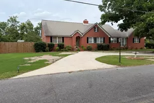 1501 Parkway Dr, Vidalia, GA 30474 - Photo 2