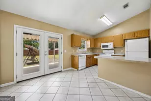 103 Almond Cir, Kingsland, GA 31548 - Photo 6