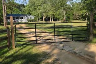 185 Veal St, Swainsboro, GA 30401 - Photo 2