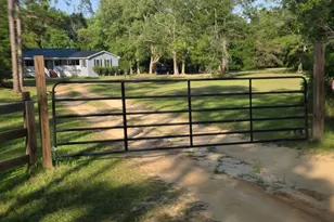185 Veal St, Swainsboro, GA 30401 - Photo 2