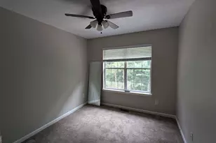 370 Brentwood Dr, Newnan, GA 30263 - Photo 10