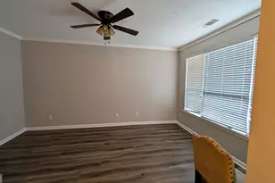 370 Brentwood Dr, Newnan, GA 30263 - Photo 2