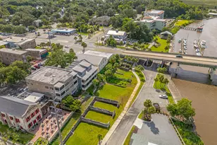 107 Broad St, Darien, GA 31305 - Photo 46