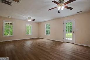 142 Mountain View Rd, Lavonia, GA 30553 - Photo 6