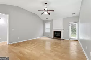 7373 Gossamer St, Union City, GA 30291 - Photo 16