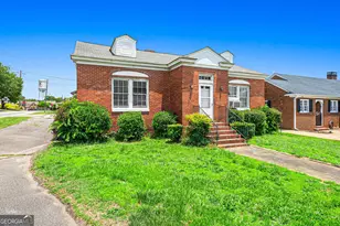 529 E Howell St, Hartwell, GA 30643 - Photo 2