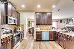 11341 Freeman Way, Hampton, GA 30228 - Photo 10