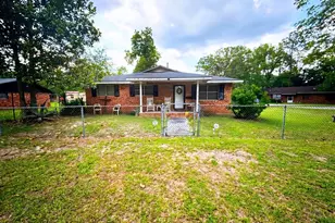 314 Durrence St, Glennville, GA 30427 - Photo 1