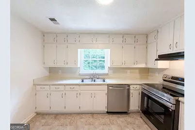 6486 Lynndale Lane, Morrow, GA 30260 - Photo 6