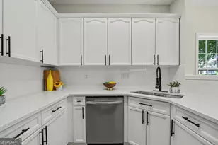 2632 Cedar Dr, Lawrenceville, GA 30043 - Photo 8