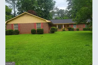146 Cascade Circle, Lagrange, GA 30241 - Photo 2