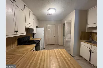 1047 Chestnut Oak Court NE, Conyers, GA 30012 - Photo 8