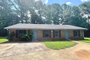 1047 Chestnut Oak Ct NE, Conyers, GA 30012 - Photo 1