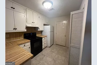 1047 Chestnut Oak Court NE, Conyers, GA 30012 - Photo 10