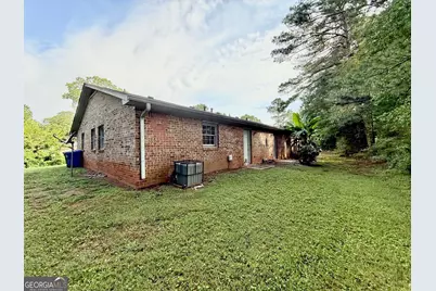 1047 Chestnut Oak Court NE, Conyers, GA 30012 - Photo 6